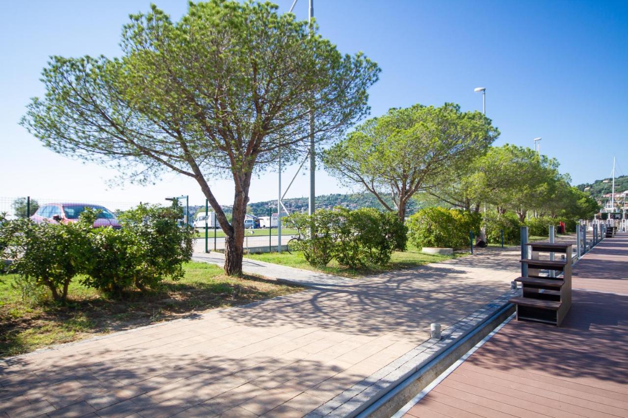 Hotel Stella Blue Floating House Portorose Esterno foto