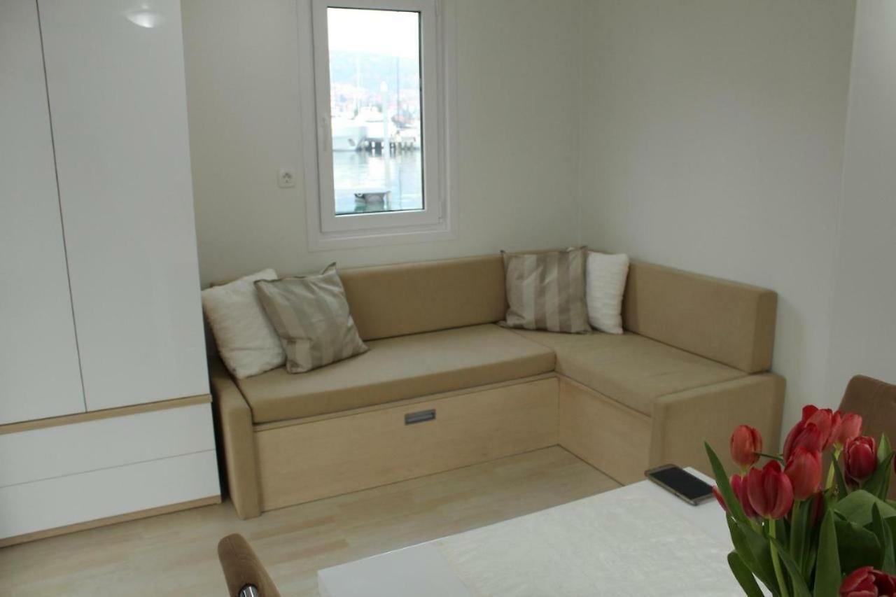 Hotel Stella Blue Floating House Portorose Esterno foto