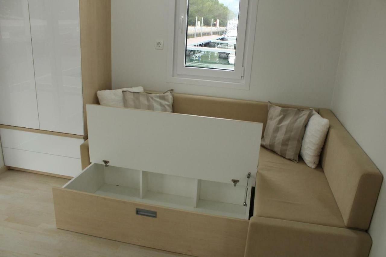 Hotel Stella Blue Floating House Portorose Esterno foto