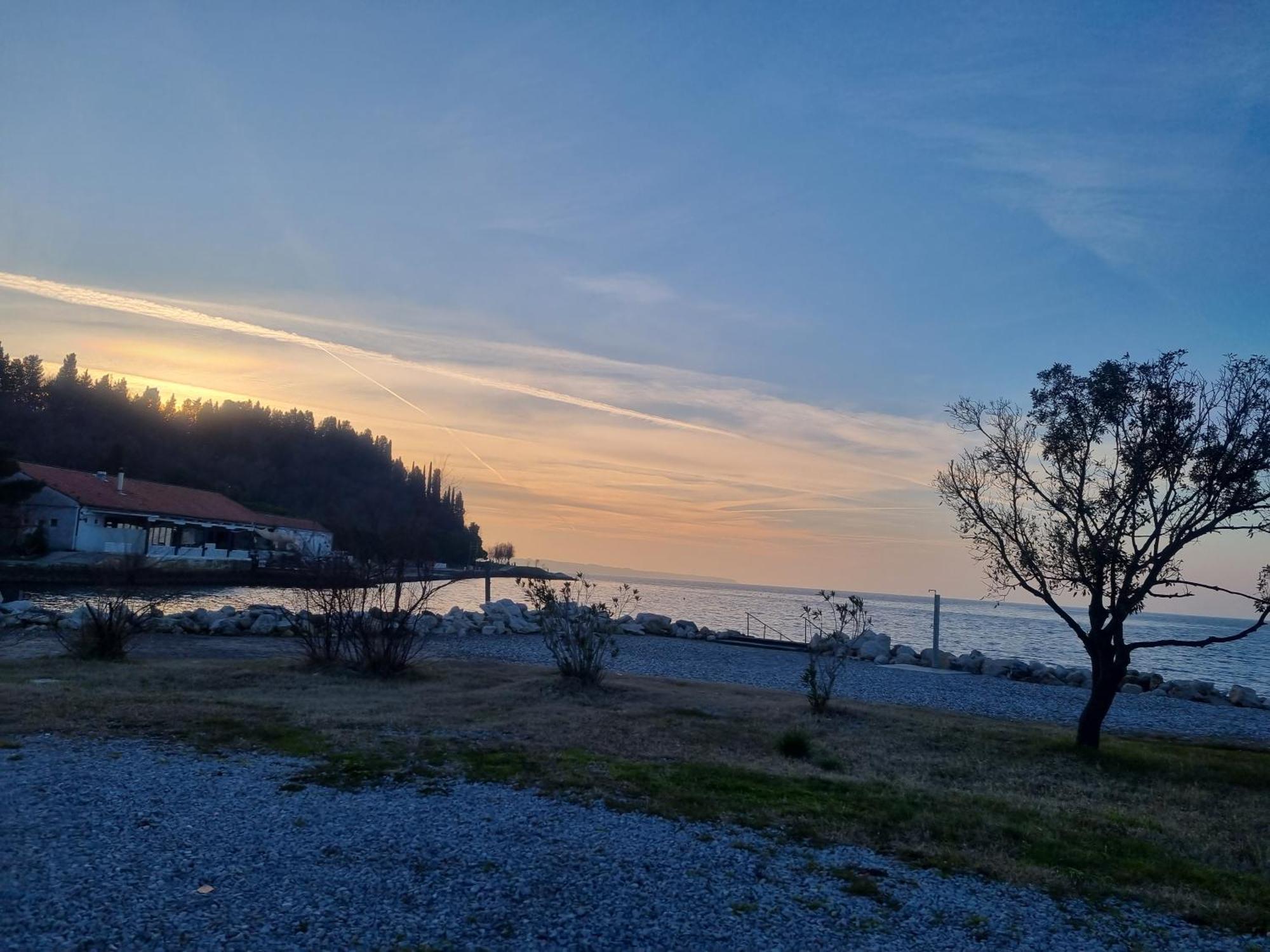Hotel Stella Blue Floating House Portorose Esterno foto