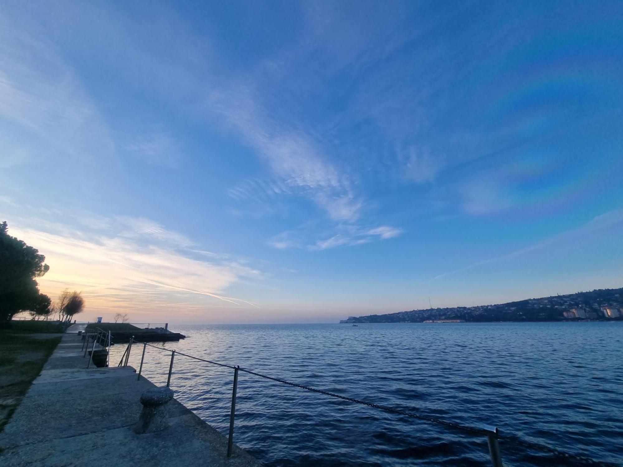 Hotel Stella Blue Floating House Portorose Esterno foto