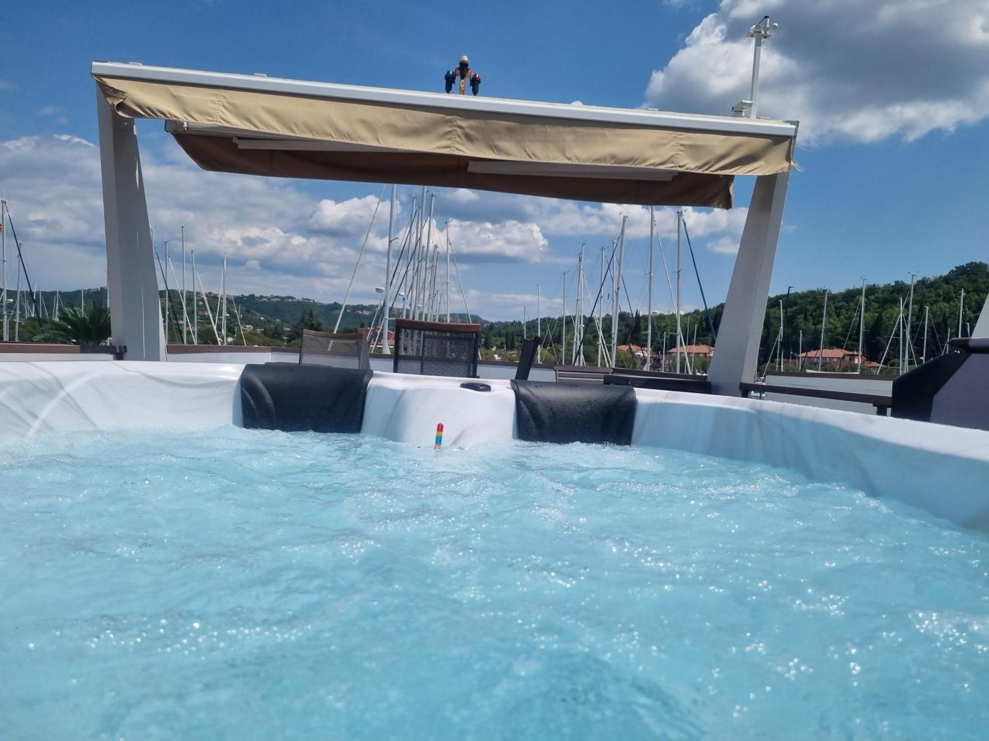 Hotel Stella Blue Floating House Portorose Esterno foto