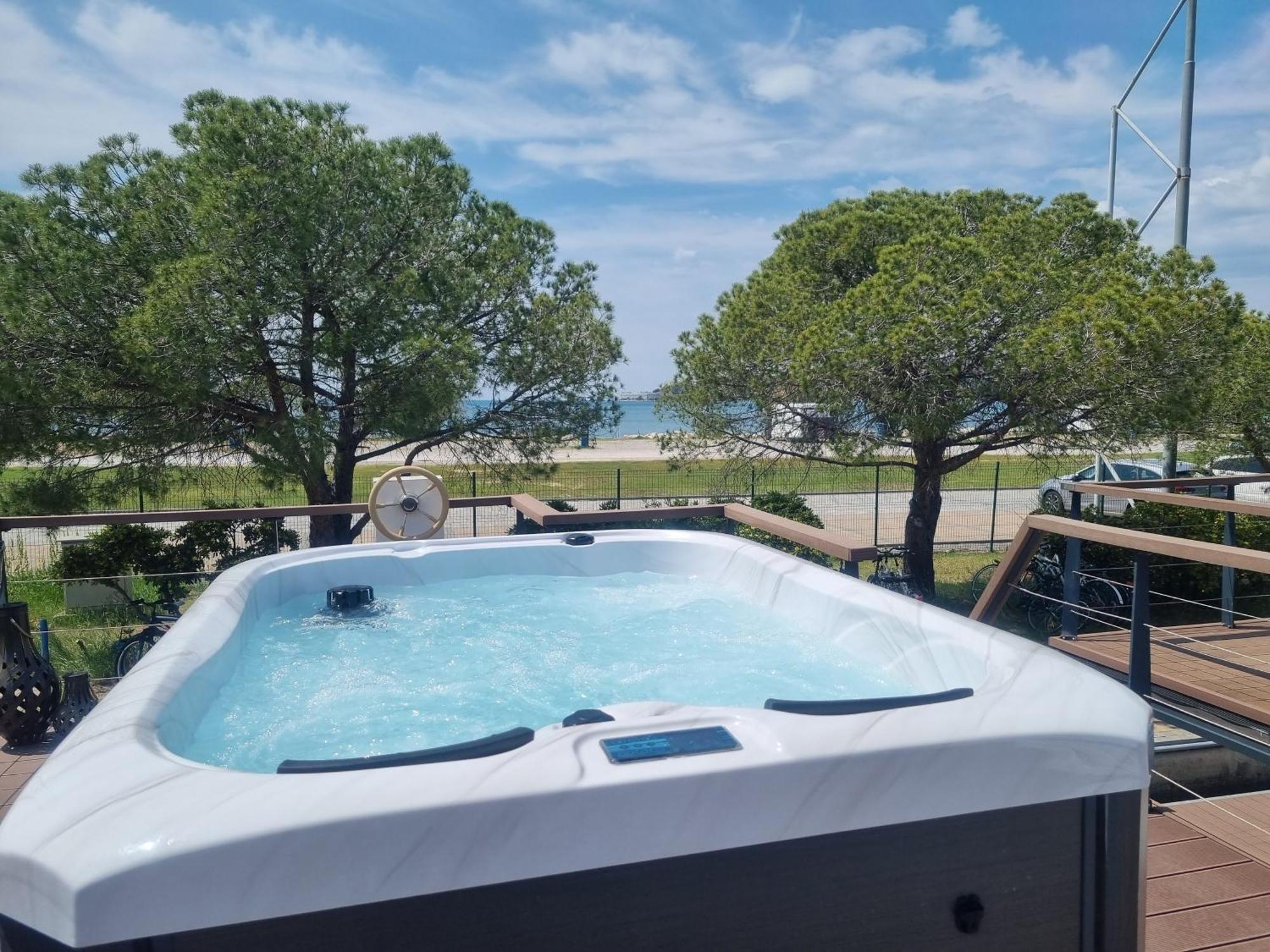 Hotel Stella Blue Floating House Portorose Esterno foto