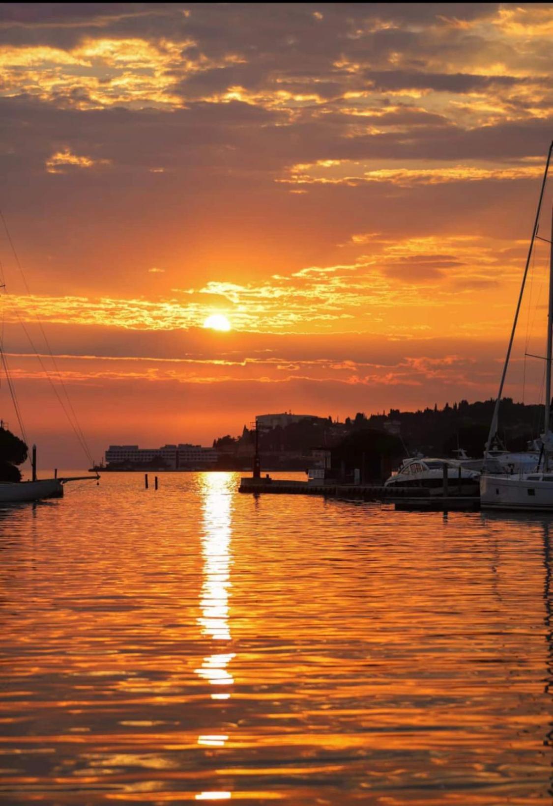 Hotel Stella Blue Floating House Portorose Esterno foto